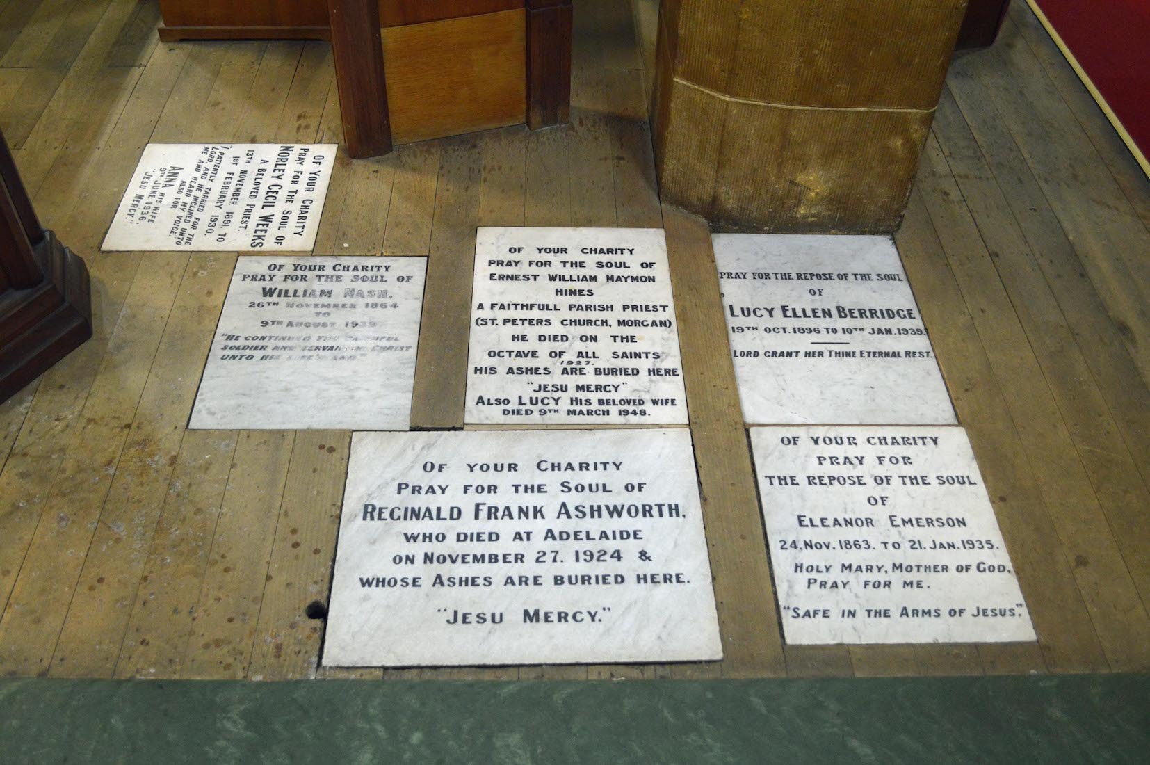 FloorPlaques