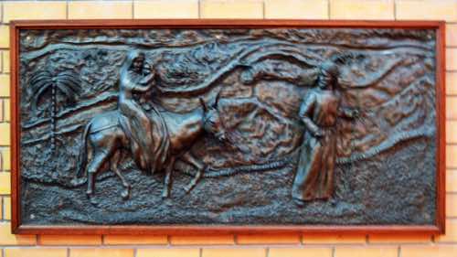 This interesting relief shows Joseph, Mary and Jesus escaping to Egypt.  It is a replica of the relief crafted by B. van Zetten in 1994, found in St Francis Xavier’s Cathedral, Adelaide.