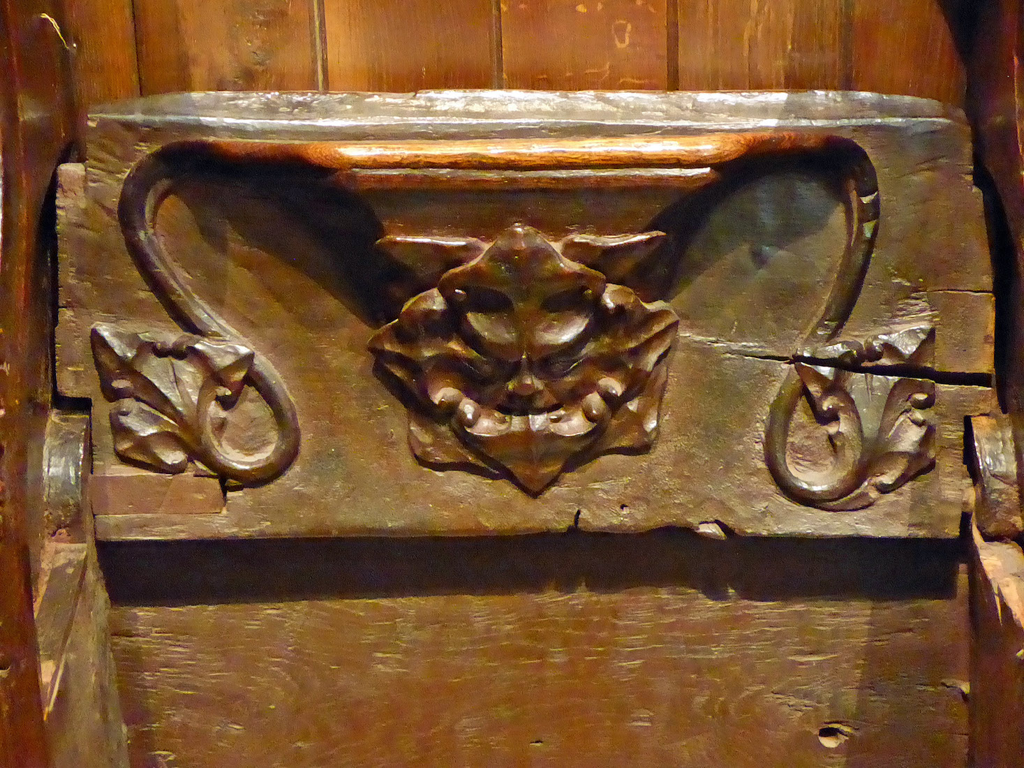 M13HeadMisericord