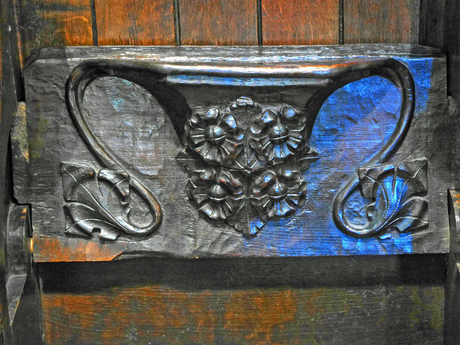 M18FlowersMisericord