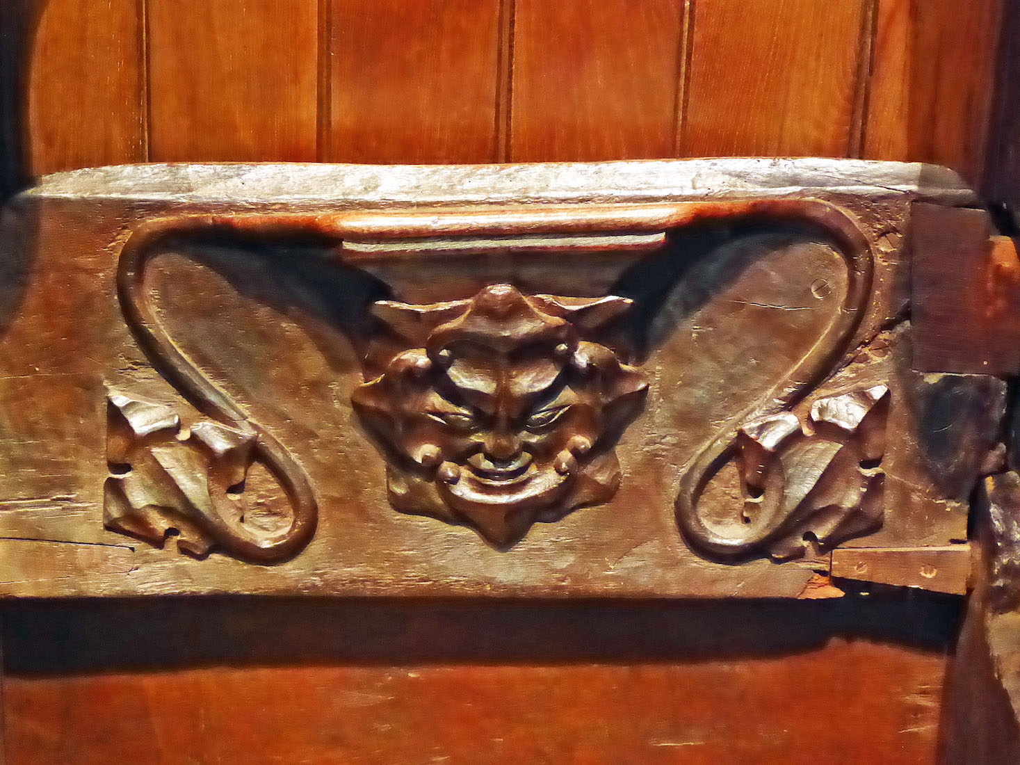 M2GreenManMisericord