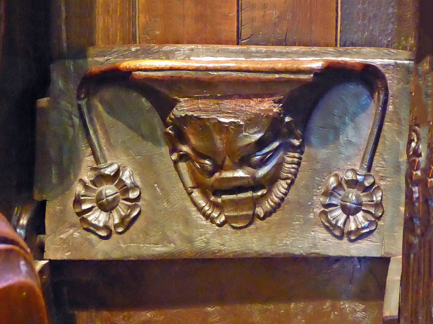 M5LionHeadMisericord