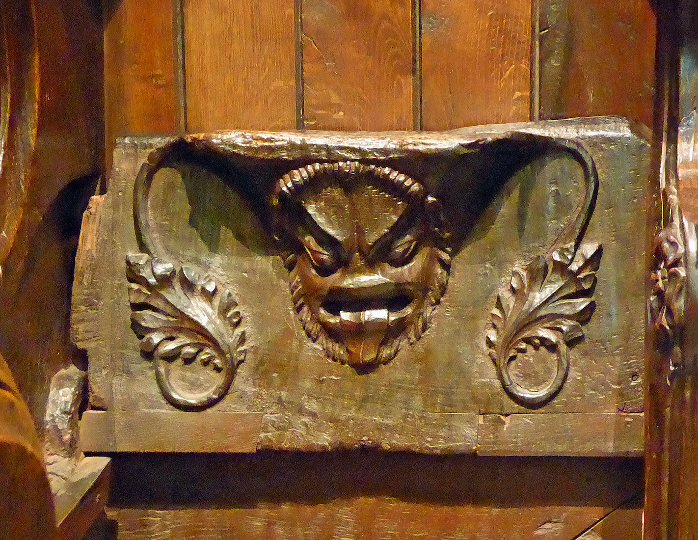 M7LionHeadMisericord