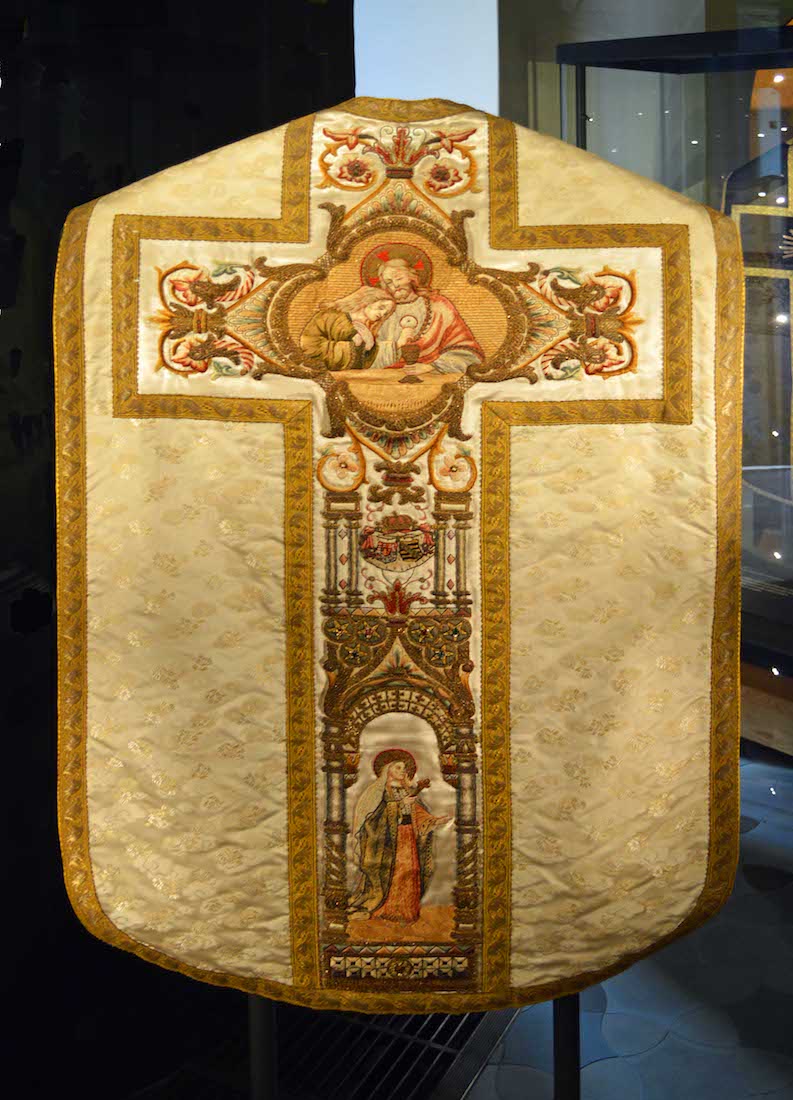 T22Chasuble