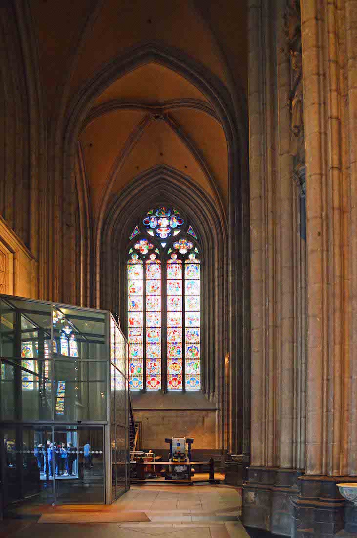AcrossToNAisle