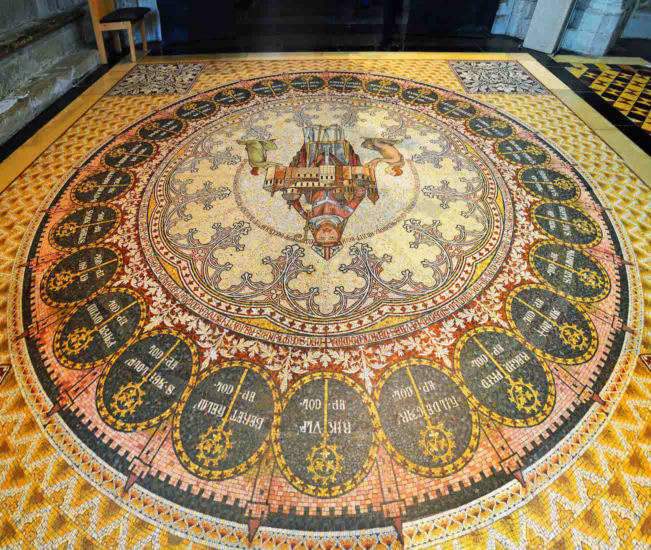 NAmbulatoryMosaicPavement