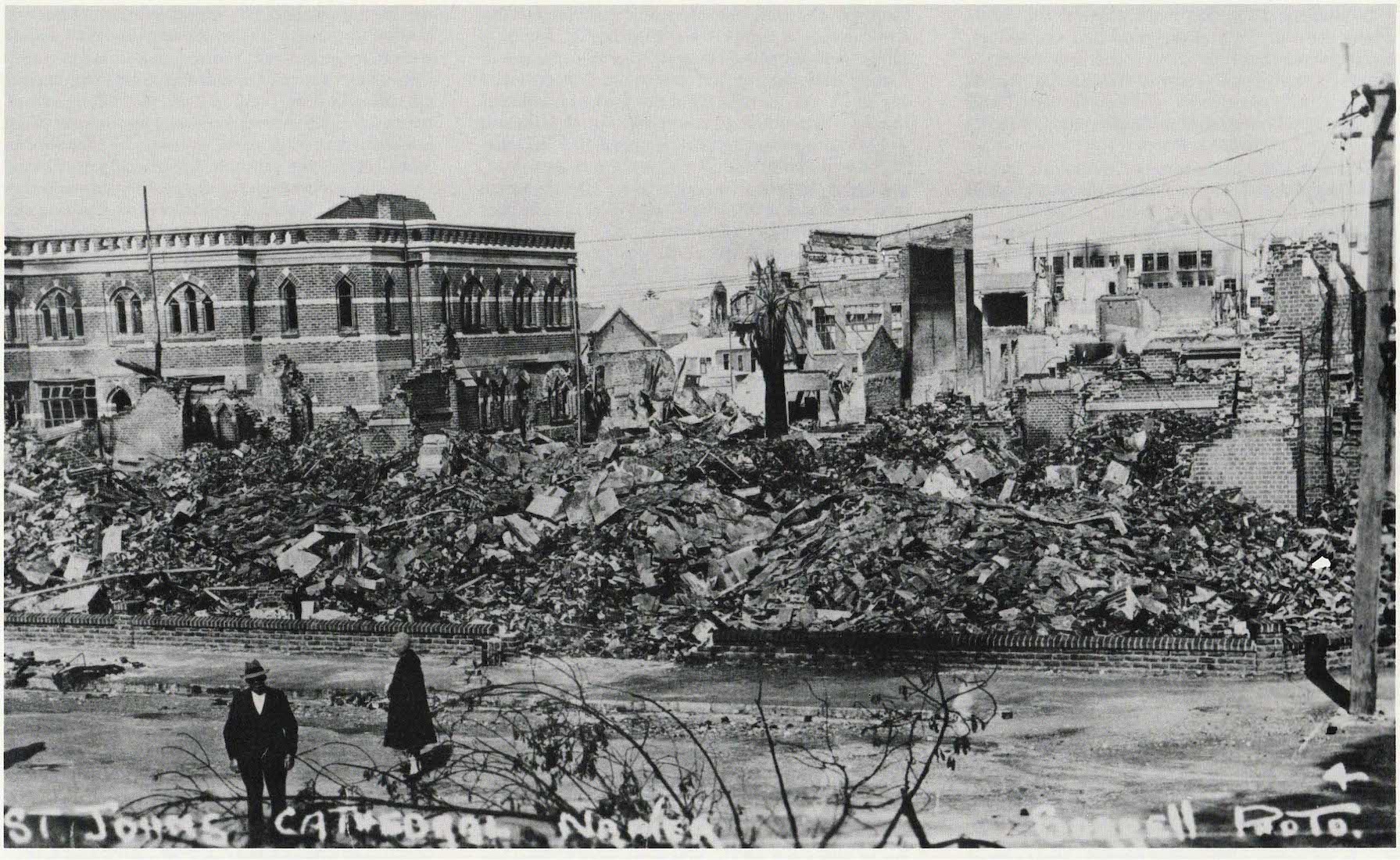 NapierCathedralRuins1932