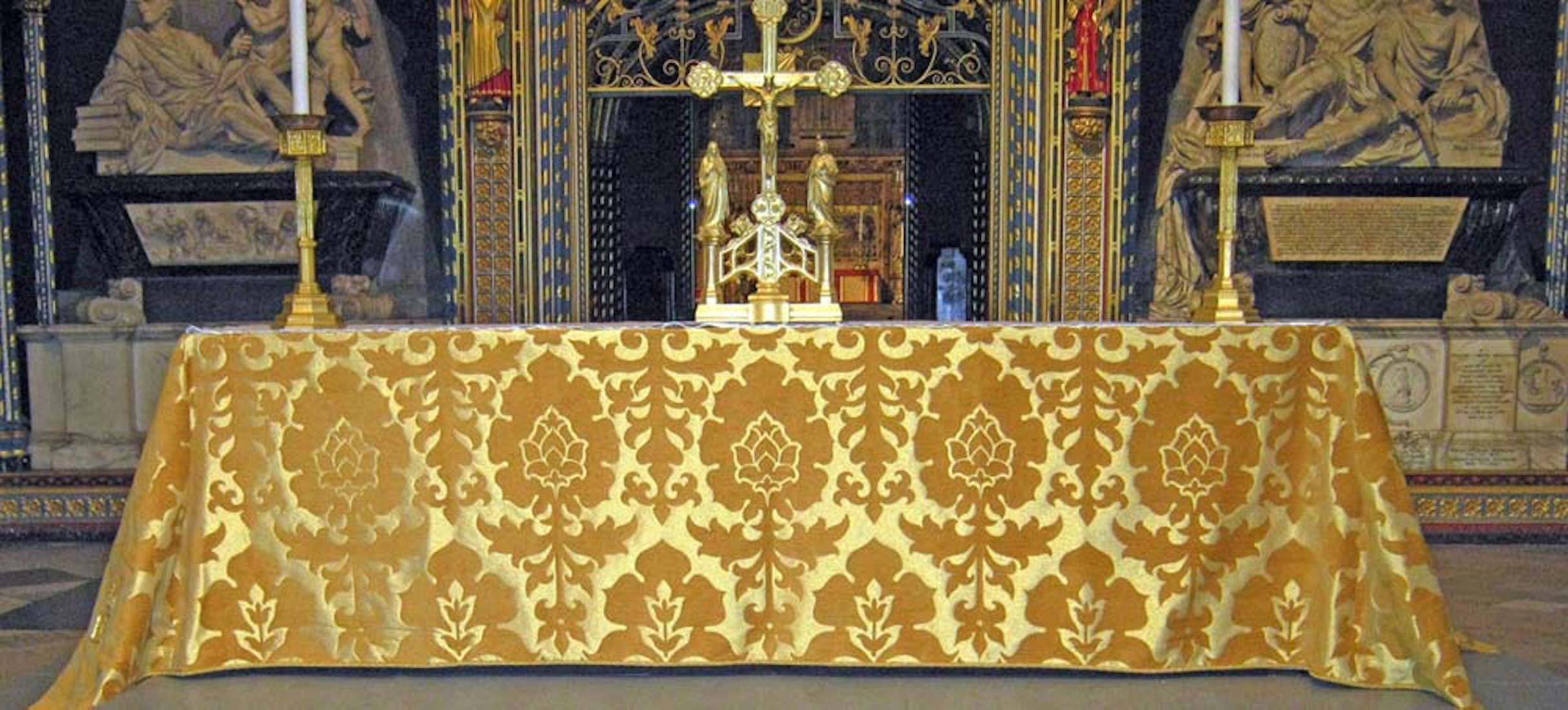 WestminsterAbbeyNaveAltar